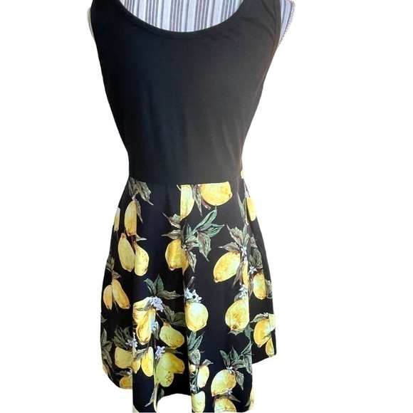 RETRO style dress, all tags removed, size medium, lots of stretch - Picture 3 of 5